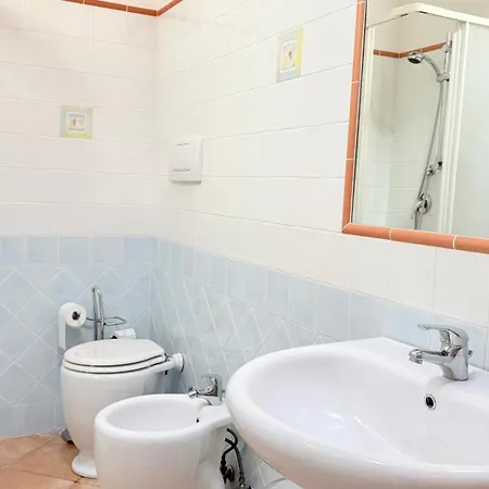 S040 - Sirolo, Comodo Trilocale Con Giardino Apartment