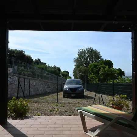 S040 - Sirolo, Comodo Trilocale Con Giardino *